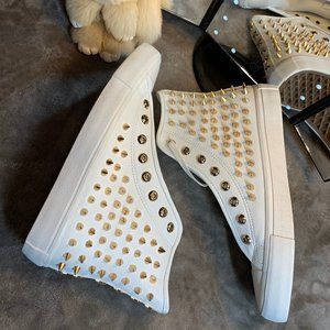 White leather textured rivet sneakers